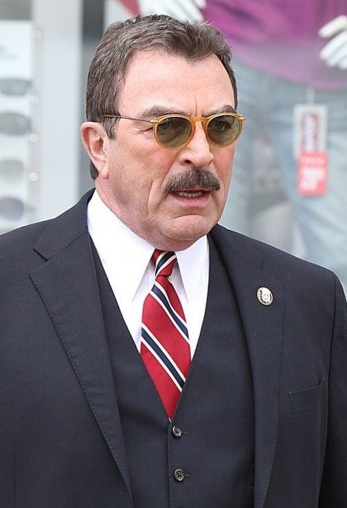 What Sunglasses Does Tom Selleck (Frank Reagen) Wear in Blue Bloods?