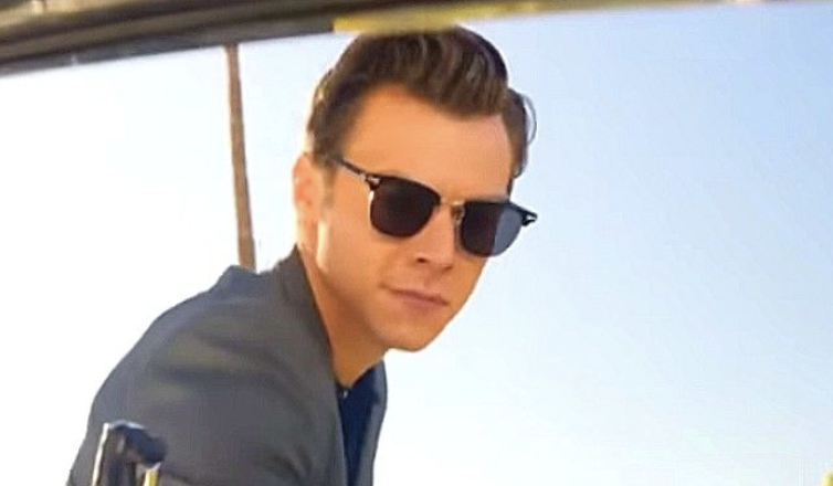 What Sunglasses Does Jack (Harry Styles) Wear in Don’t Worry Darling?