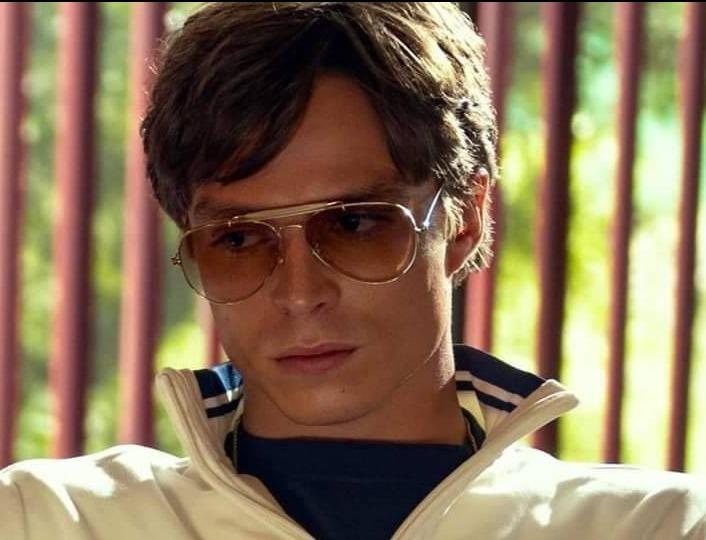 What Sunglasses Is Nicholas Alexander Chavez as Lyle Menendez Wearing In The Netflix Series Monsters: The Lyle and Erik Menendez Story?